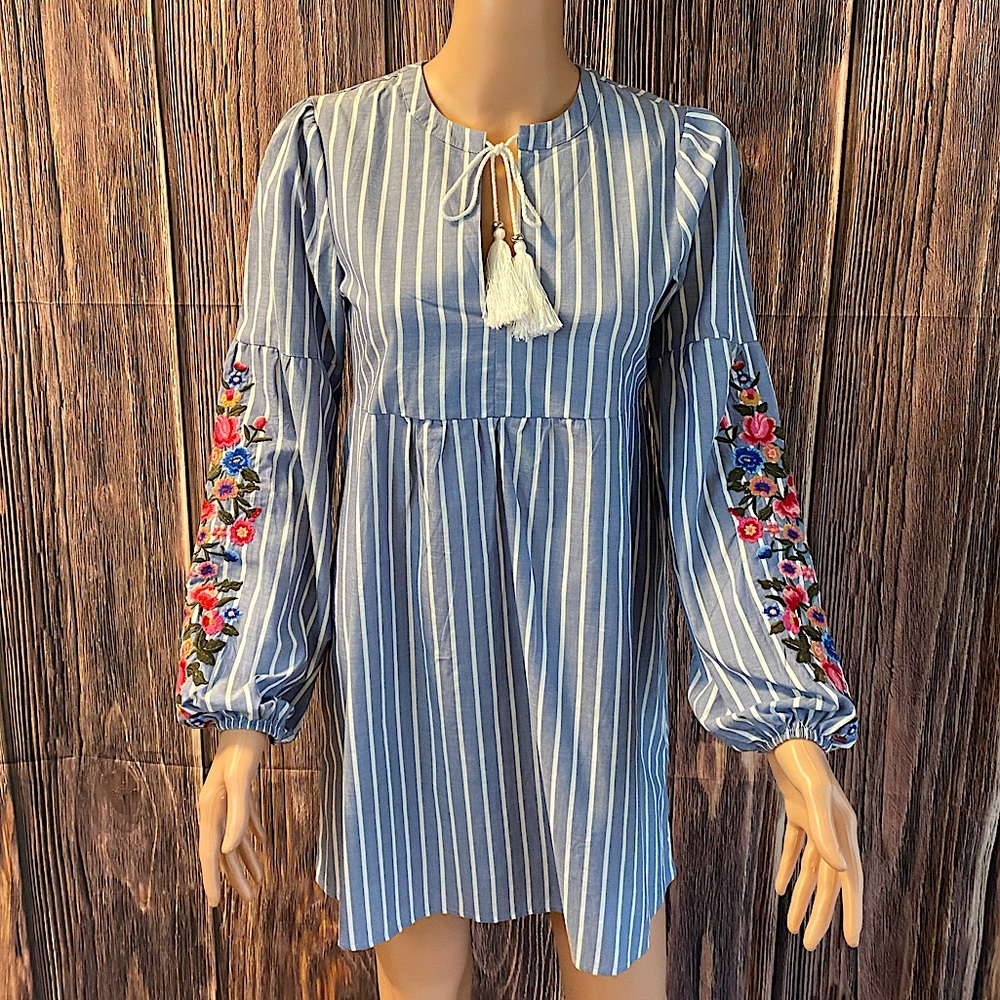 Xtraordinary light blue stripped floral peasant boho dress size XS flowy